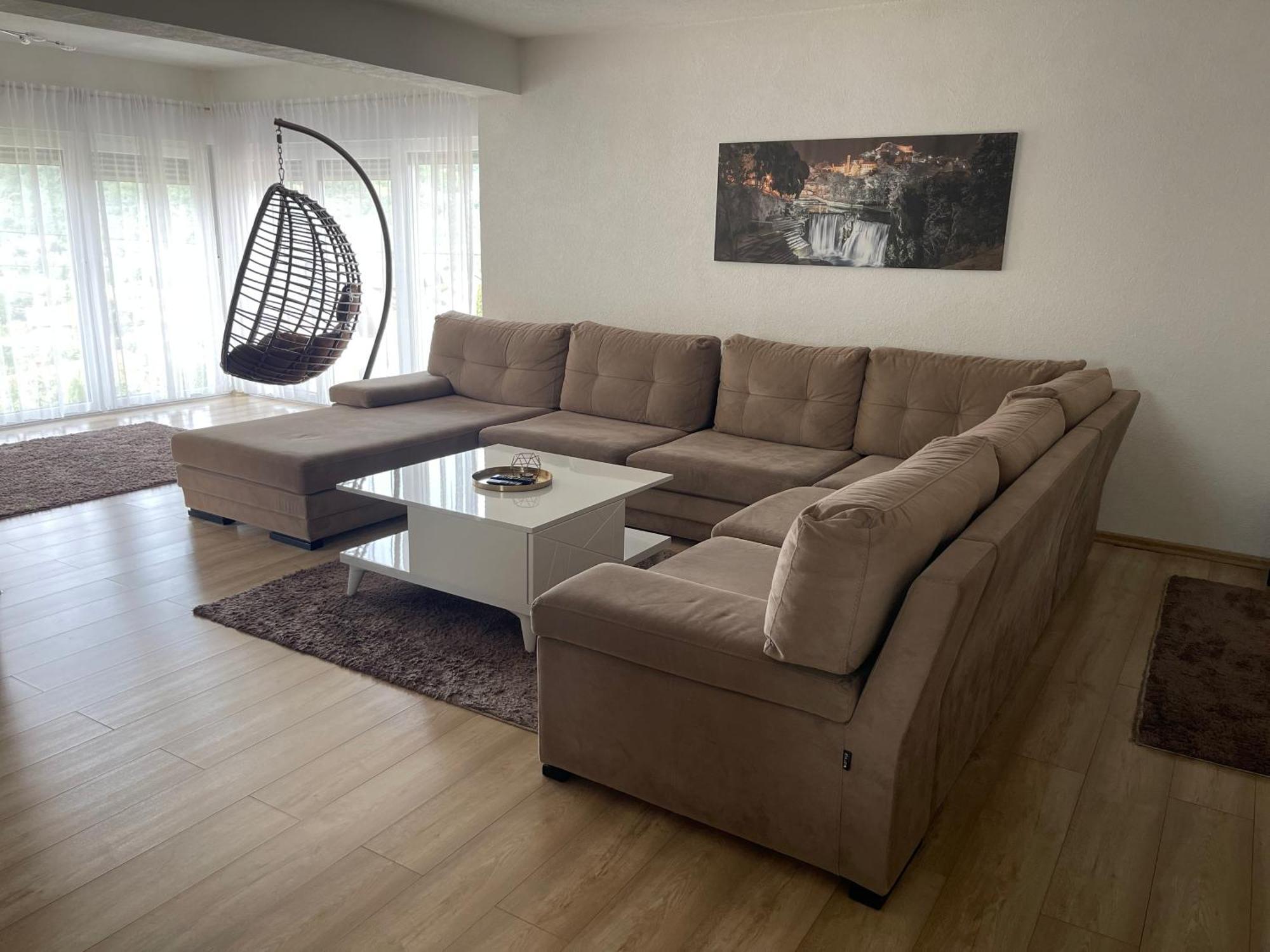 Apartman Kiss Яйце Екстериор снимка