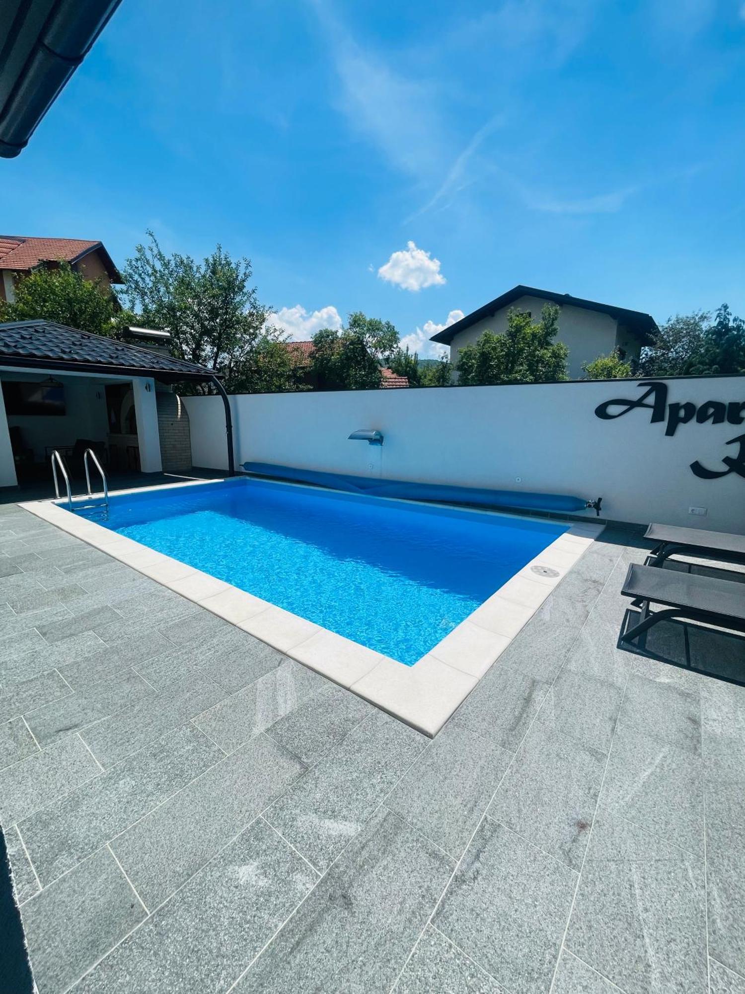 Apartman Kiss Яйце Екстериор снимка