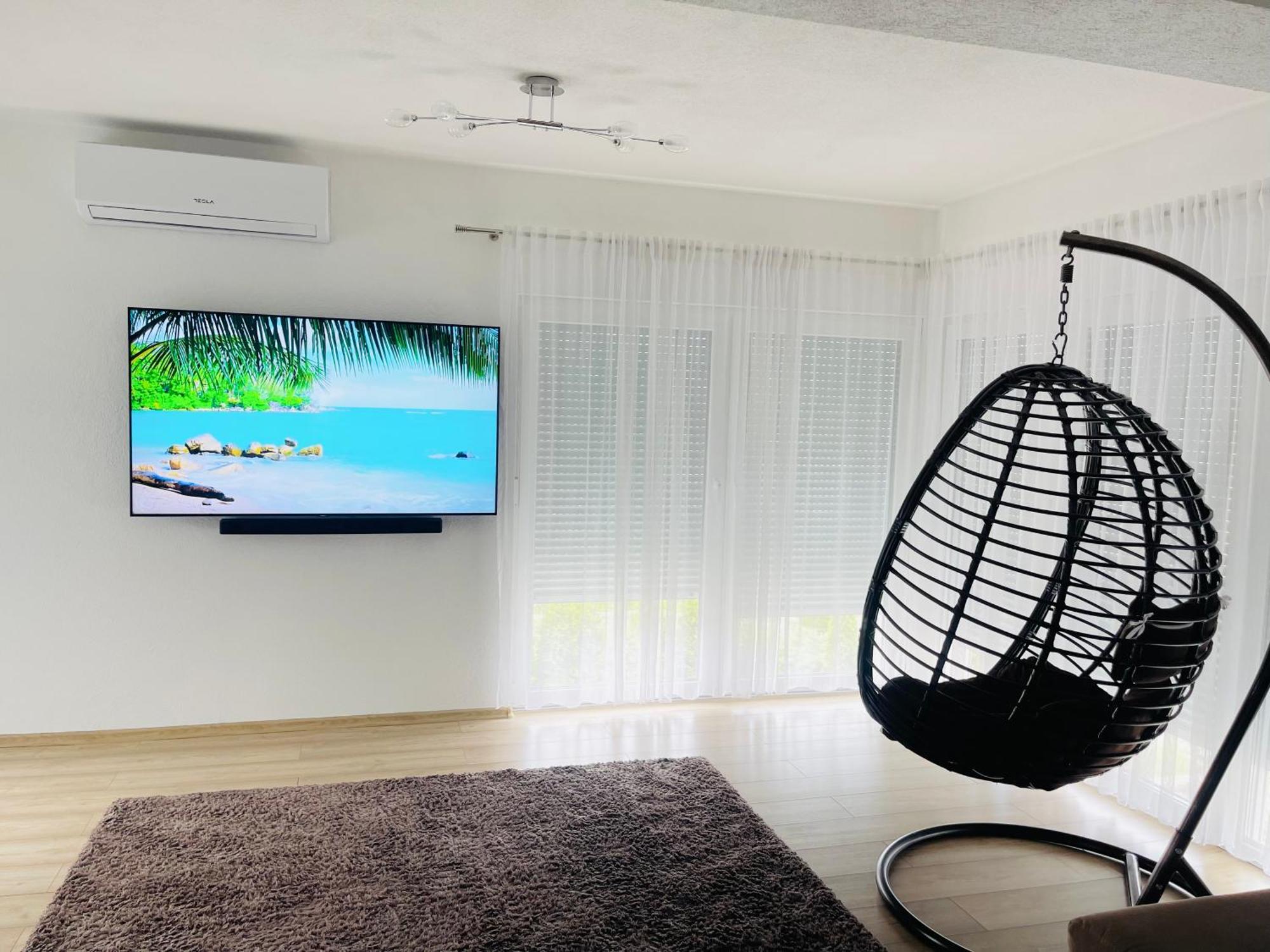 Apartman Kiss Яйце Екстериор снимка