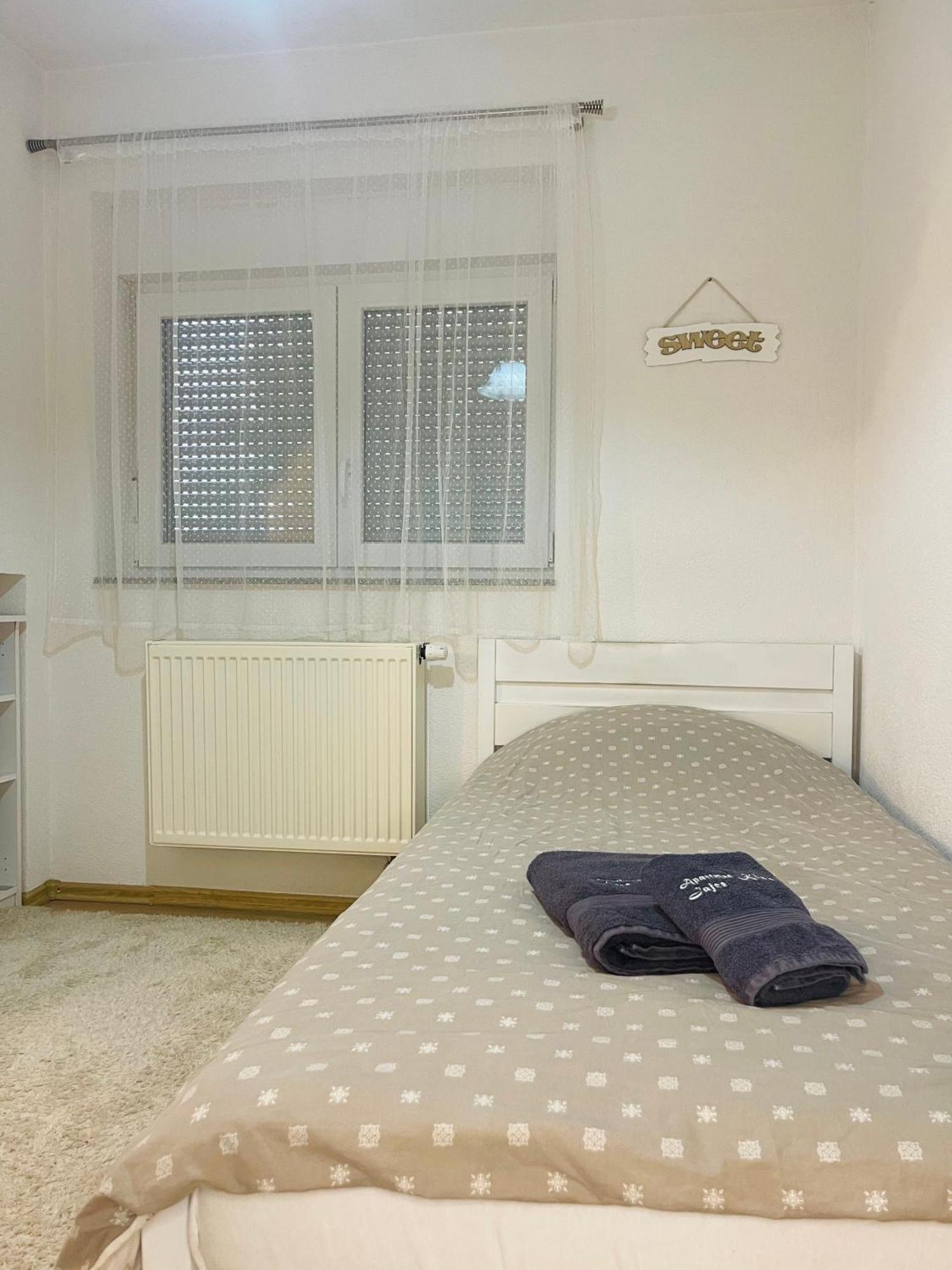 Apartman Kiss Яйце Екстериор снимка